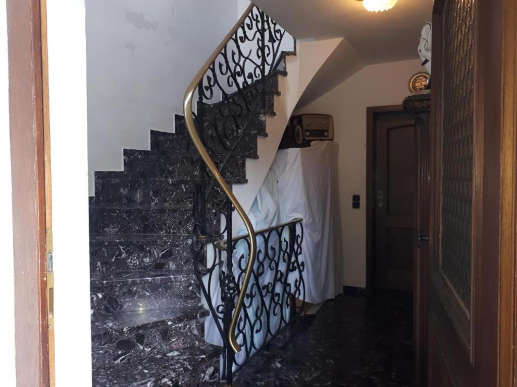 Karl-Stieler-Str. One Room In A 2 Room Appartment ; Lot Space บรุคมุห์ล ภายนอก รูปภาพ